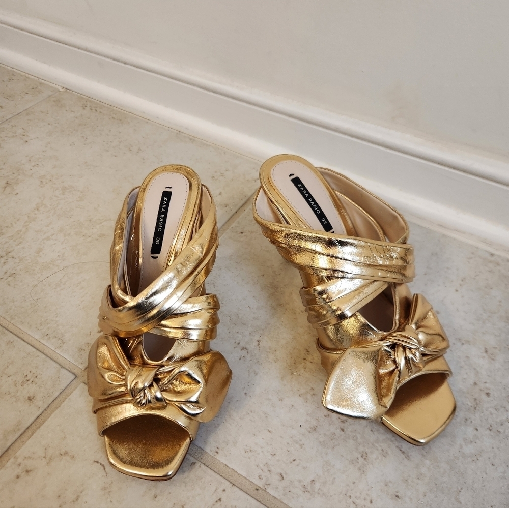 Zara Metallic Gold Shoes Heels Bows‎ Pumps Size 6 (36)